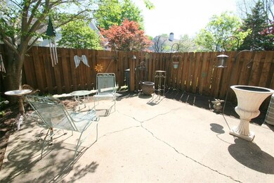 1105 Canterbury Square S, Indianapolis, IN 46260 - photo 3