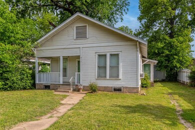 811 W Morgan St, Denison, TX 75020 - photo 2