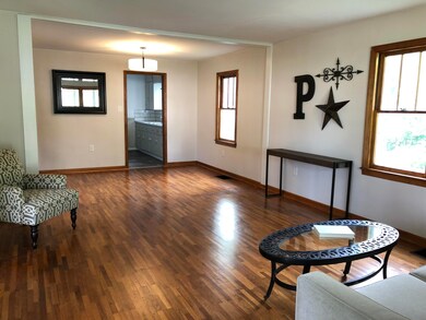 looking to dining
