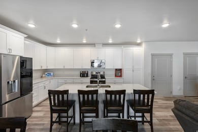 8392 Sky Mirror Ln unit 204, Sandy, UT 84070 - photo 6