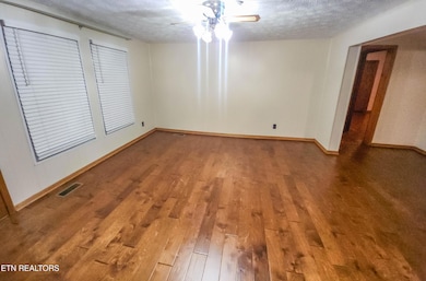 397 Circle Dr, Maynardville, TN 37807 - photo 7