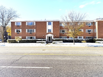 8440 Skokie Blvd unit 103, Skokie, IL 60077 - photo 3