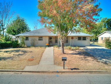 8 Hardesty Dr, Shawnee, OK 74804 - photo 2