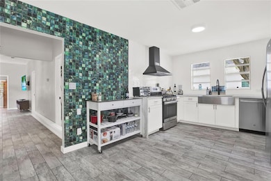 4110 N Central Ave, Tampa, FL 33603 - photo 3