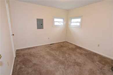 367 Smith St, Columbus, IN 47201 - photo 6