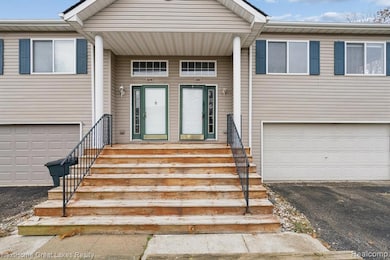 1081 River Ridge Cir unit 43, Grand Blanc, MI 48439 - photo 4