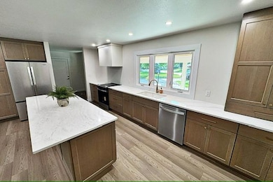 1516 Timberlane, Fort Dodge, IA 50501 - photo 2