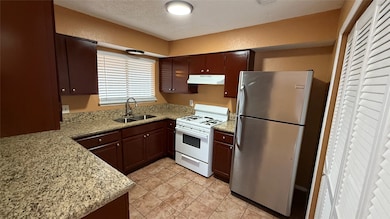 12024 Tambourine Dr, Stafford, TX 77477 - photo 5