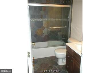 42669 Hollyhock Terrace unit 14A, Ashburn, VA 20148 - photo 2