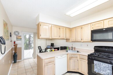 6 Cameo Ct unit 34F, Franklin Park, NJ 08823 - photo 4