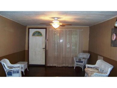 WOOD FLOOR IN LIVING ROOM