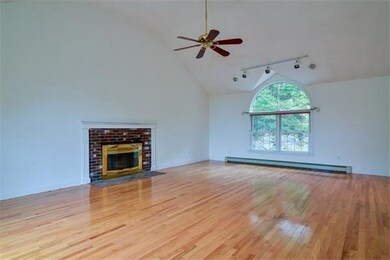 135 Overlook Dr, Holliston, MA 01746 - photo 2