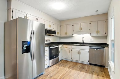 3985 Valley Ct unit B, Winston Salem, NC 27106 - photo 3