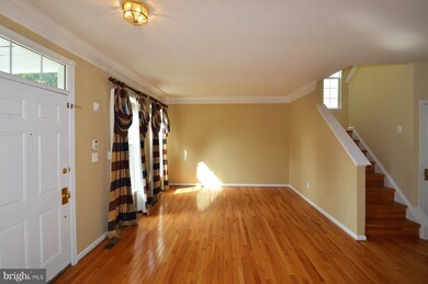 25468 Crossfield Dr, Chantilly, VA 20152 - photo 3