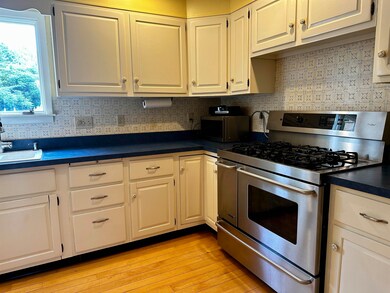 59 Raymond Cir, White River Junction, VT 05001 - photo 3