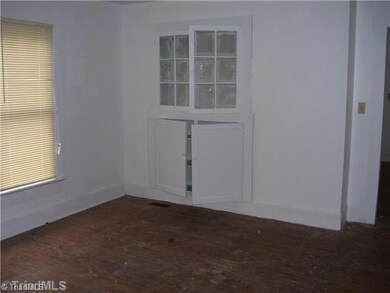 302 Uwharrie St, Asheboro, NC 27203 - photo 4