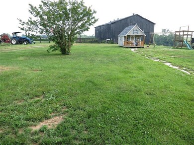 560 Kennedy Bridge Rd unit 1, Harrodsburg, KY 40330 - photo 3