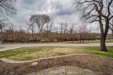 923 Edgewater Dr, Naperville, IL 60540 - photo 3