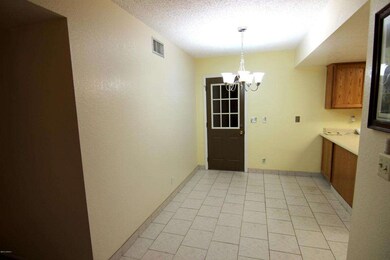 137 E Jacaranda St, Mesa, AZ 85201 - photo 5