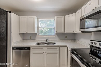 6740 Mopsy Ln, Jacksonville, FL 32210 - photo 4