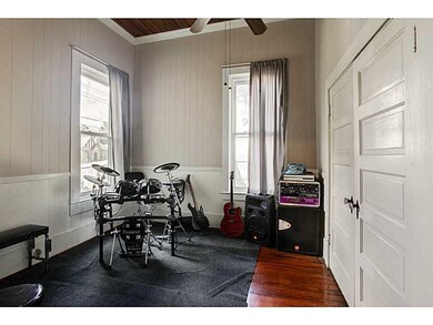 Studio/Study/Office.