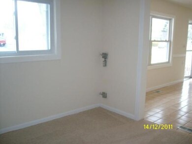 1310 N Elmwood Dr unit 2, Aurora, IL 60506 - photo 7