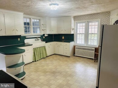 315 Skyline Dr, Reading, PA 19606 - photo 7