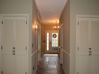 696 Southview Dr, Richmond, VT 05477 - photo 3