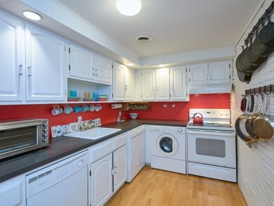 159 Concord Ave unit 4A, Cambridge, MA 02138 - photo 5
