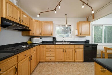 13352 Diggins Dr-9