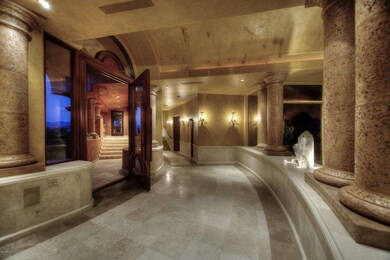 007_Foyer - Hallway
