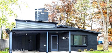 3202 Pridham St, Keego Harbor, MI 48320 - photo 2