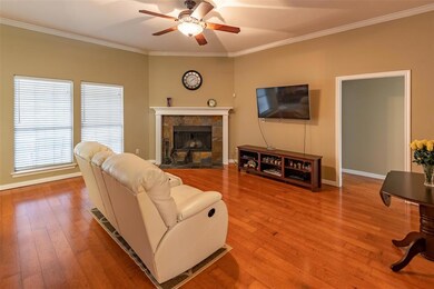 3300 Oakdale Ct, Hurst, TX 76054 - photo 6