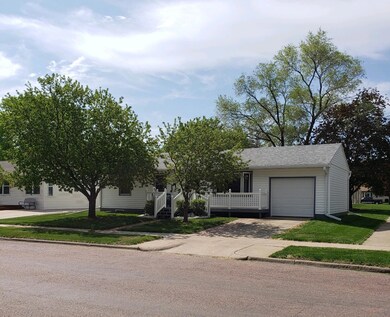 1501 Bridle Dr, Mitchell, SD 57301 - photo 3