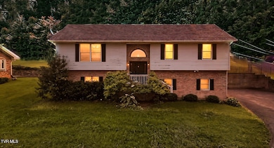 1201 Eastbrook Dr, Kingsport, TN 37663 - photo 2