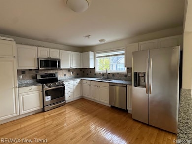 28280 Carlton Way Dr unit 21, Novi, MI 48377 - photo 5