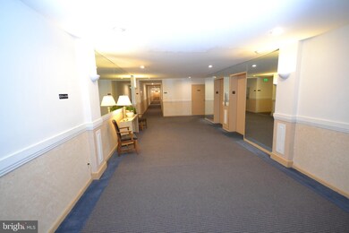 Elmont Condominium unit 304, Baltimore, MD 21215 - photo 4