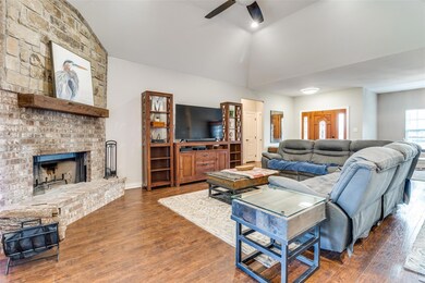 105 Bent Oak Dr, Pottsboro, TX 75076 - photo 3