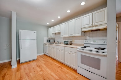 37 Constitution Dr unit 37, Londonderry, NH 03053 - photo 7