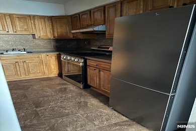 476 Main St unit 2CD flr, Fort Lee, NJ 07024 - photo 5