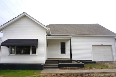 306 N 13th St, Henryetta, OK 74437 - photo 2