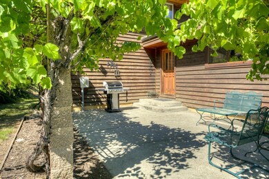 8306 Carolina Dr, Central Point, OR 97502 - photo 6