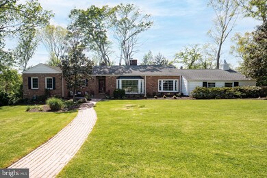 7116 Marlan Dr, Alexandria, VA 22307 - photo 4