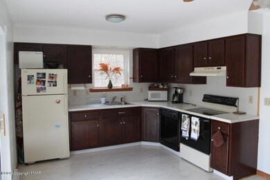 131 Laurel Ln, Effort, PA 18330 - photo 2