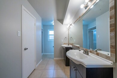 8703 Bold Forest Dr, Houston, TX 77088 - photo 6