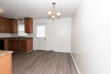 327 Richlands Ave unit 4, Jacksonville, NC 28540 - photo 6