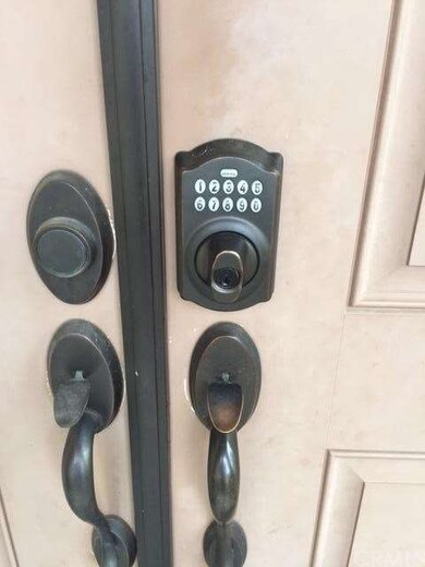 Convenient access combo deadbolt.