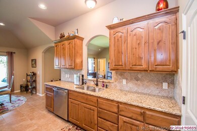 8426 N 76th Ave E, Owasso, OK 74055 - photo 6