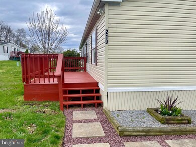 219 Deer Run Dr, Honey Brook, PA 19344 - photo 4