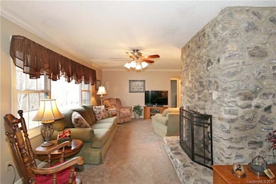 124 Heavenly Dr, Statesville, NC 28625 - photo 4